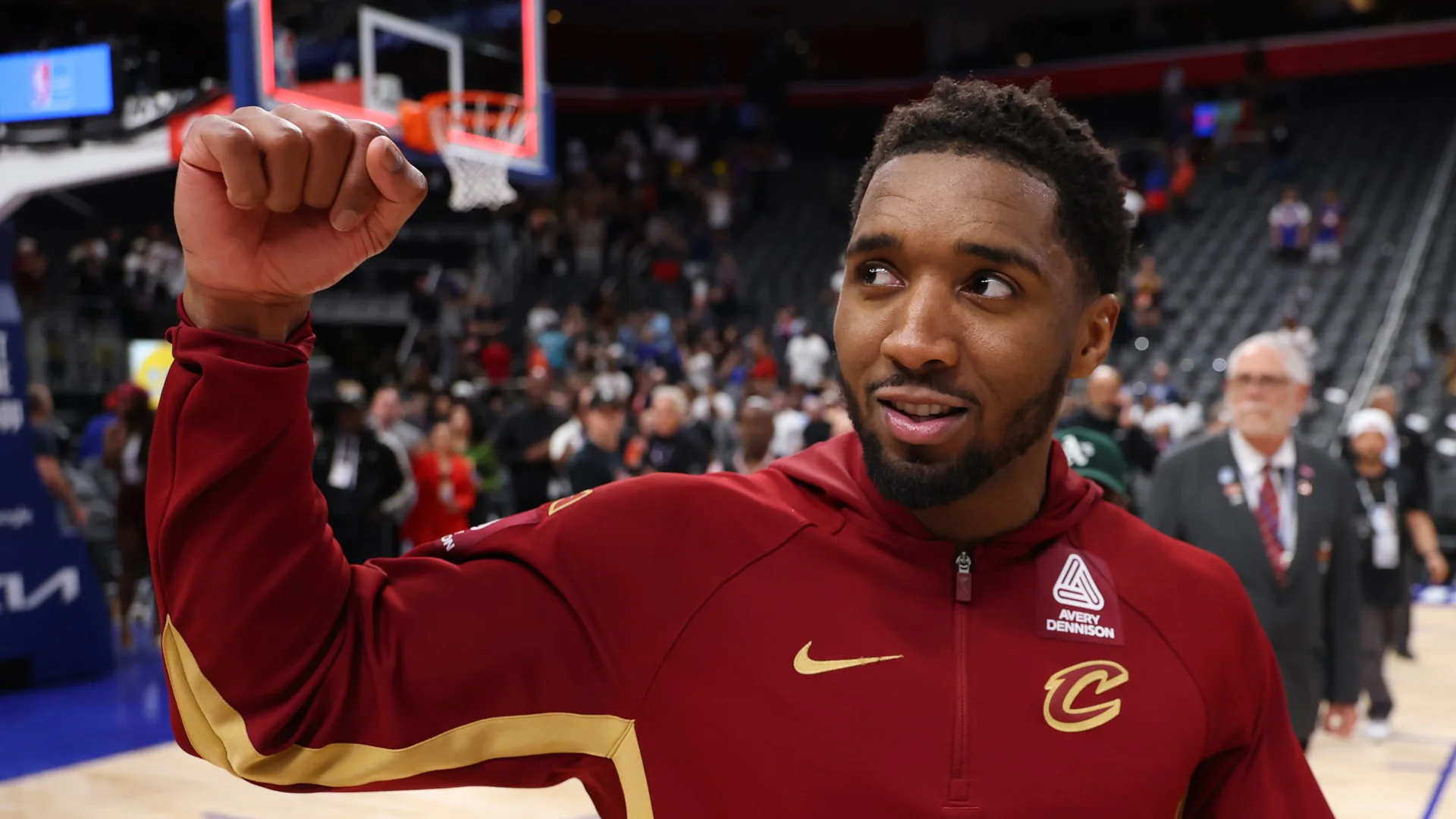Mitchell agrees to 4-year extension with Cavs