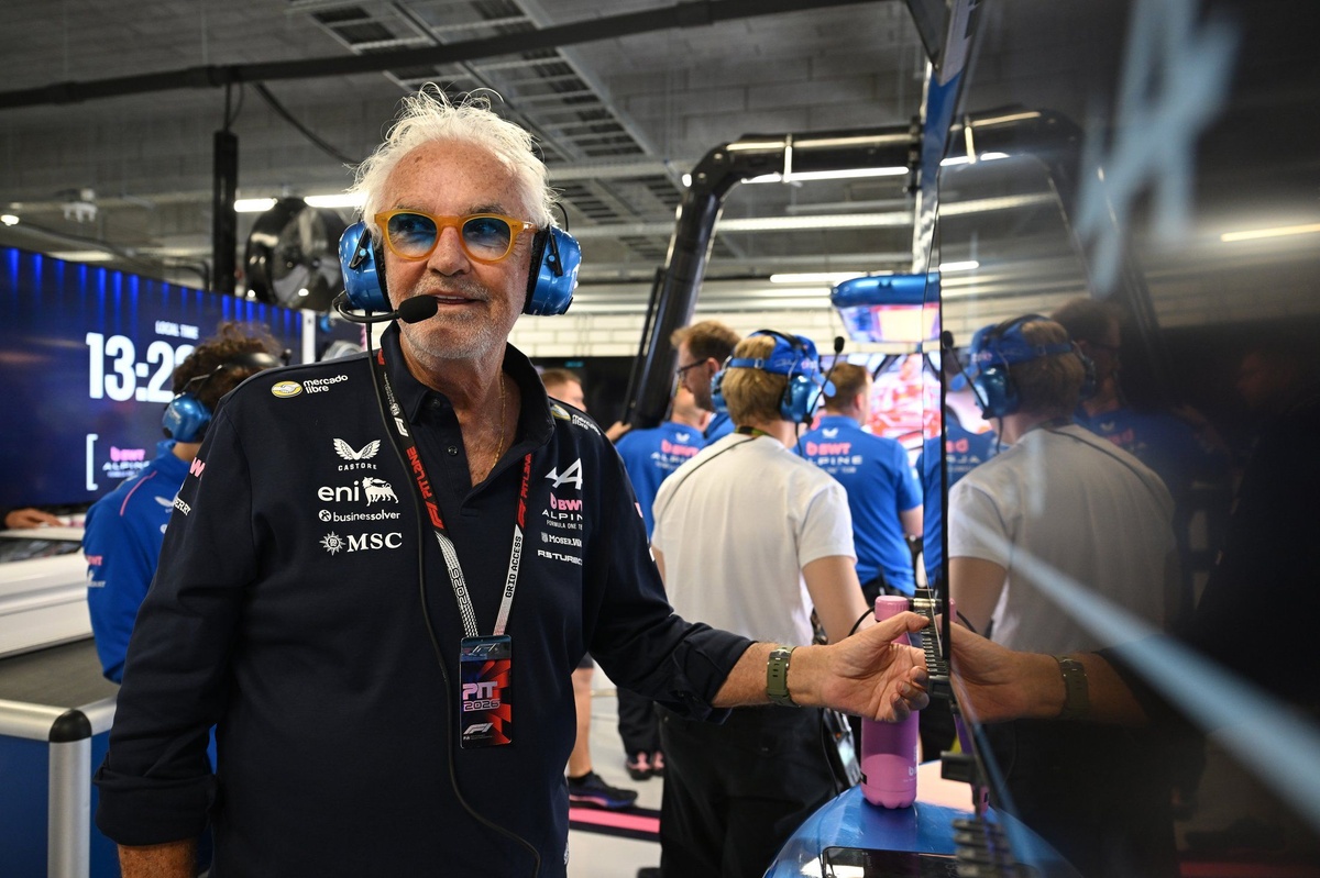 F1: Briatore cumpre promessa a Renault, mas não sabe "por que a Alpine não vence"