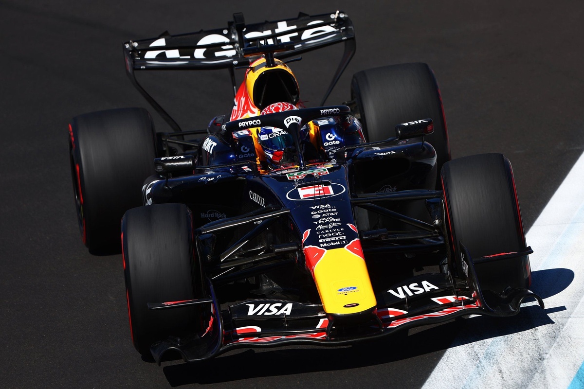 F1 - Verstappen comenta duelo com Hamilton na largada de Madri: "Se tivesse ficado, bateria"