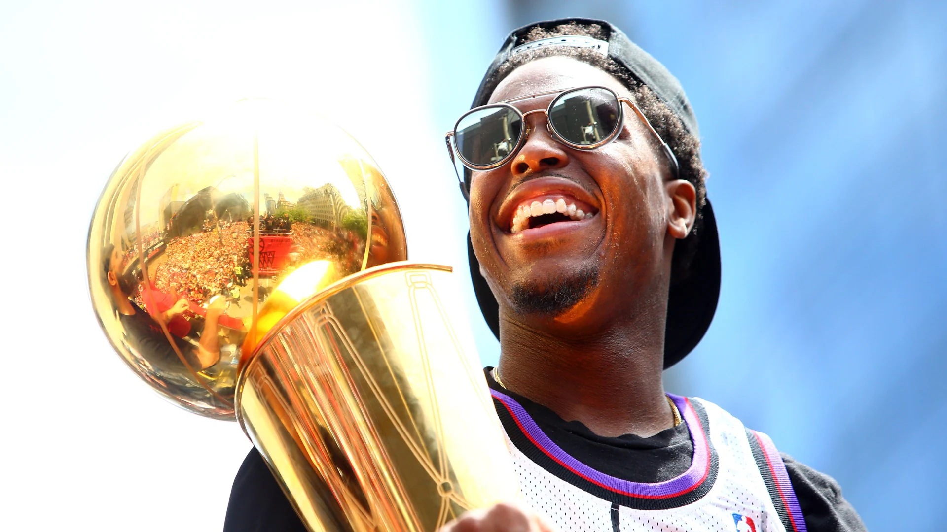 Lowry receives key to the city in Toronto