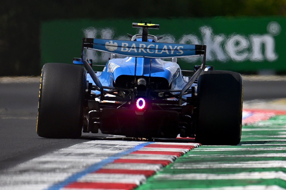 F1: Mudanças no regulamento para 2027 e 2028 'não são suficientes', alerta Sainz