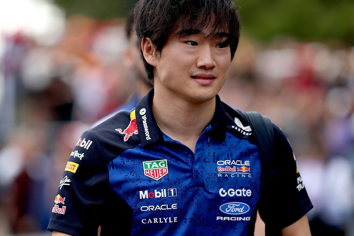 Fora do grid da F1, Tsunoda negocia mudança para a Indy